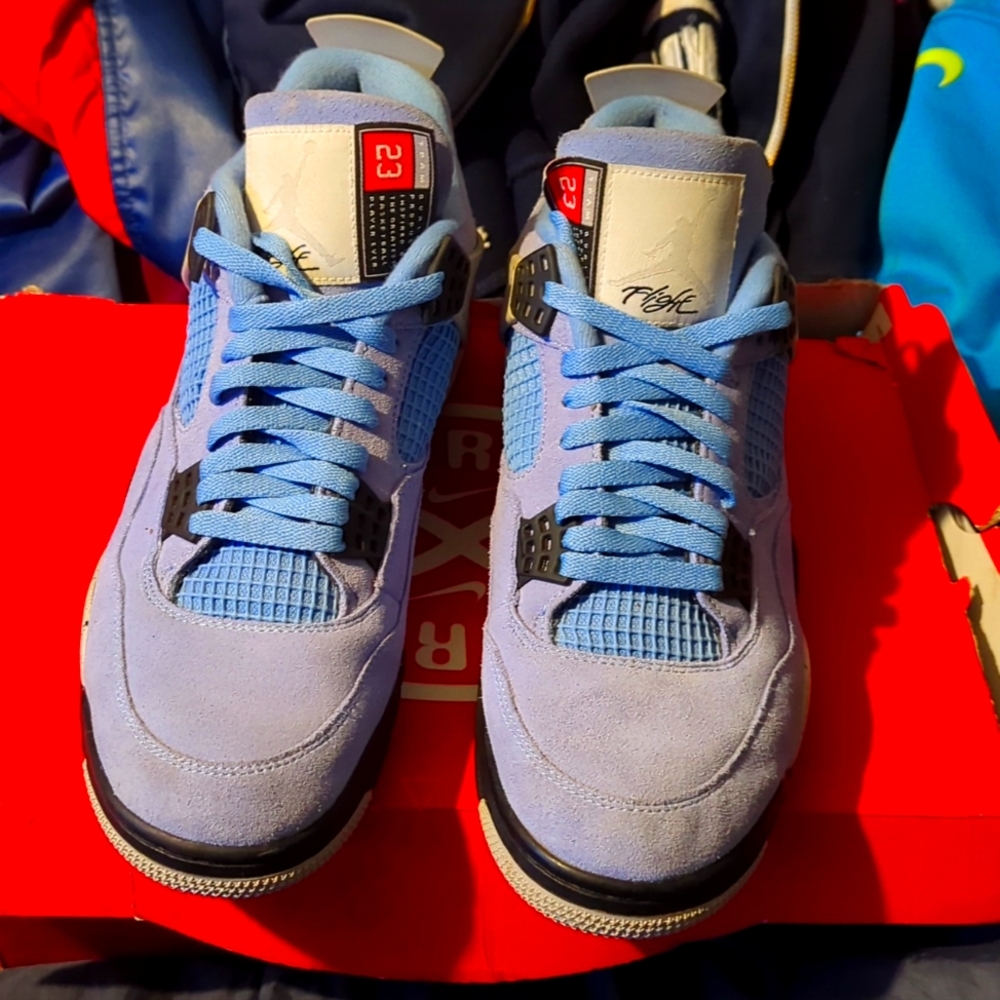 Jordan retro 4 UNC